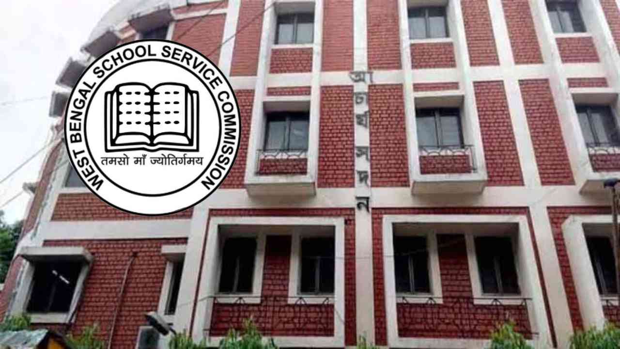 अनशन पर बैठे हैं बर्खास्त शिक्षक अनशन पर बैठे हैं बर्खास्त शिक्षक