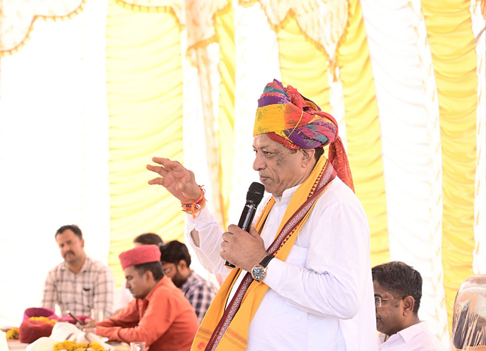 गांवों में मूलभूत सुविधाएं उपलब्ध करवाने के लिए सरकार प्रयासरत : मंत्री जोराराम गांवों में मूलभूत सुविधाएं उपलब्ध करवाने के लिए सरकार प्रयासरत : मंत्री जोराराम