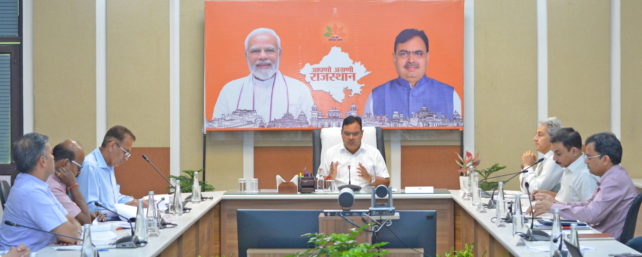 वीडियो कांफ्रेसिंग से बैठक लेते हुए मुख्यमंत्री भजनलाल शर्मा वीडियो कांफ्रेसिंग से बैठक लेते हुए मुख्यमंत्री भजनलाल शर्मा