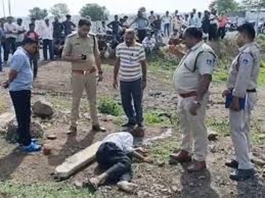 यात्री प्रतिक्षालय के पास मिला अज्ञात व्यक्ति का शव यात्री प्रतिक्षालय के पास मिला अज्ञात व्यक्ति का शव