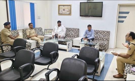 सिंहस्थ-2028: पुलिस अधिकारियों ने की उच्च स्तरीय बैठक सिंहस्थ-2028: पुलिस अधिकारियों ने की उच्च स्तरीय बैठक