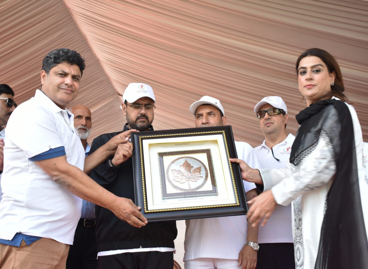 श्रीनगर में “साइक्लोथॉन, पेडल फॉर पीस” में 1,000 से अधिक साइकिल चालकों ने लिया भाग श्रीनगर में “साइक्लोथॉन, पेडल फॉर पीस” में 1,000 से अधिक साइकिल चालकों ने लिया भाग