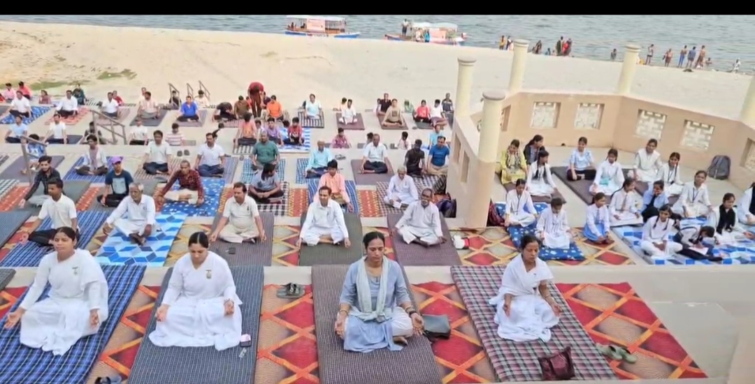 फतहा घाट पर योग सप्ताह का शुभारंभ फतहा घाट पर योग सप्ताह का शुभारंभ