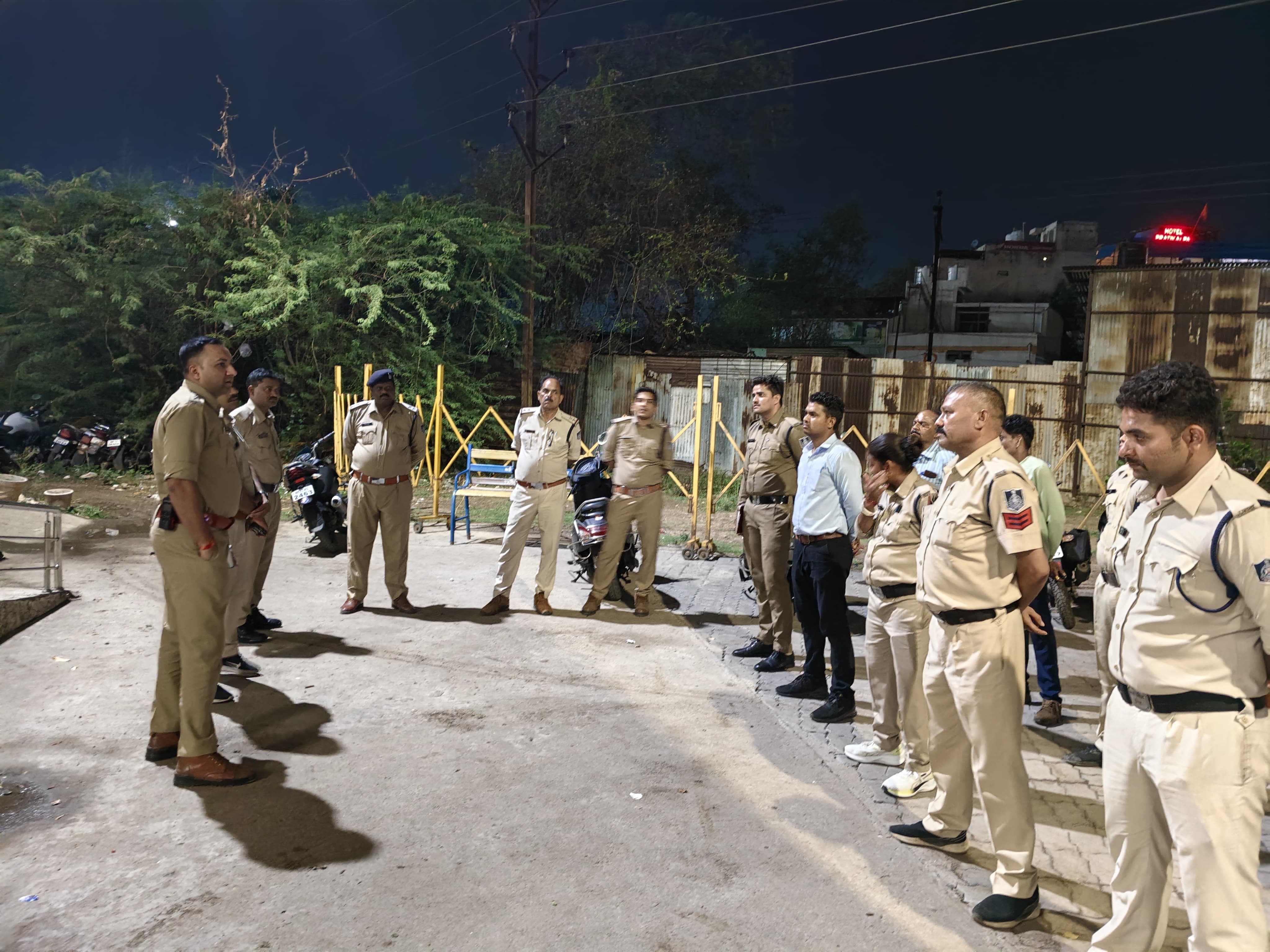 डीजीपी के निर्देश:अपराधों की रोकथाम, त्वरित कार्रवाई और आमजन की सेवा को प्राथमिकता दें डीजीपी के निर्देश:अपराधों की रोकथाम, त्वरित कार्रवाई और आमजन की सेवा को प्राथमिकता दें