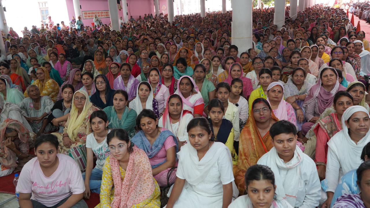 सद्गुरु मधुपरमहंस जी का अखनूर में दिव्य प्रवचन : आत्मा की अमरता व सत्यलोक का रहस्य उजागर सद्गुरु मधुपरमहंस जी का अखनूर में दिव्य प्रवचन : आत्मा की अमरता व सत्यलोक का रहस्य उजागर