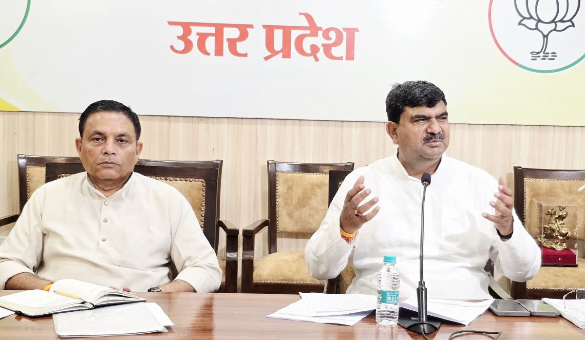 बैठक को संबोधित करते धर्मपाल सिंह बैठक को संबोधित करते धर्मपाल सिंह