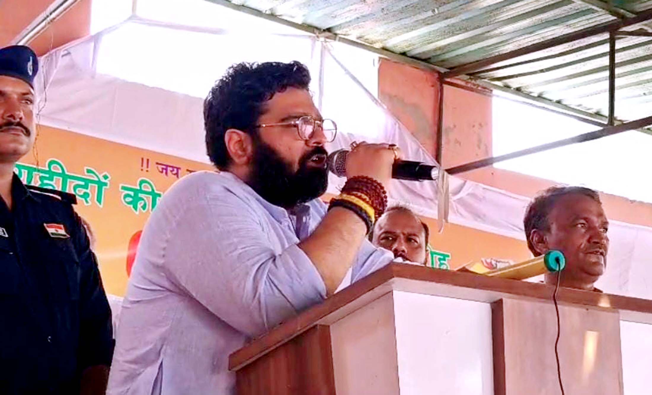 कार्यक्रम को संबोधित राज्यसभा सांसद कार्तिकेय शर्मा। कार्यक्रम को संबोधित राज्यसभा सांसद कार्तिकेय शर्मा।