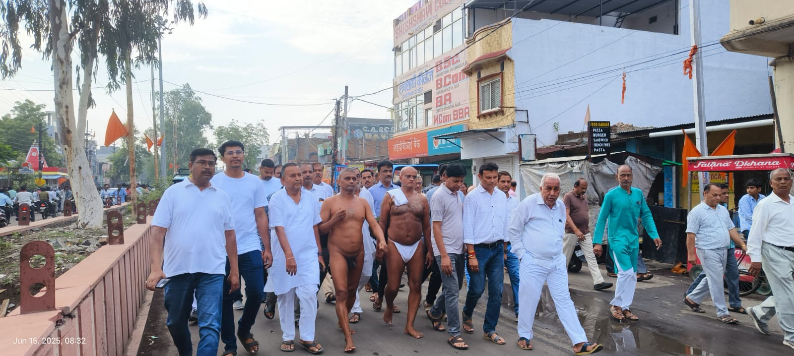 फोटो- जैनमुनि का चल समारोह फोटो- जैनमुनि का चल समारोह