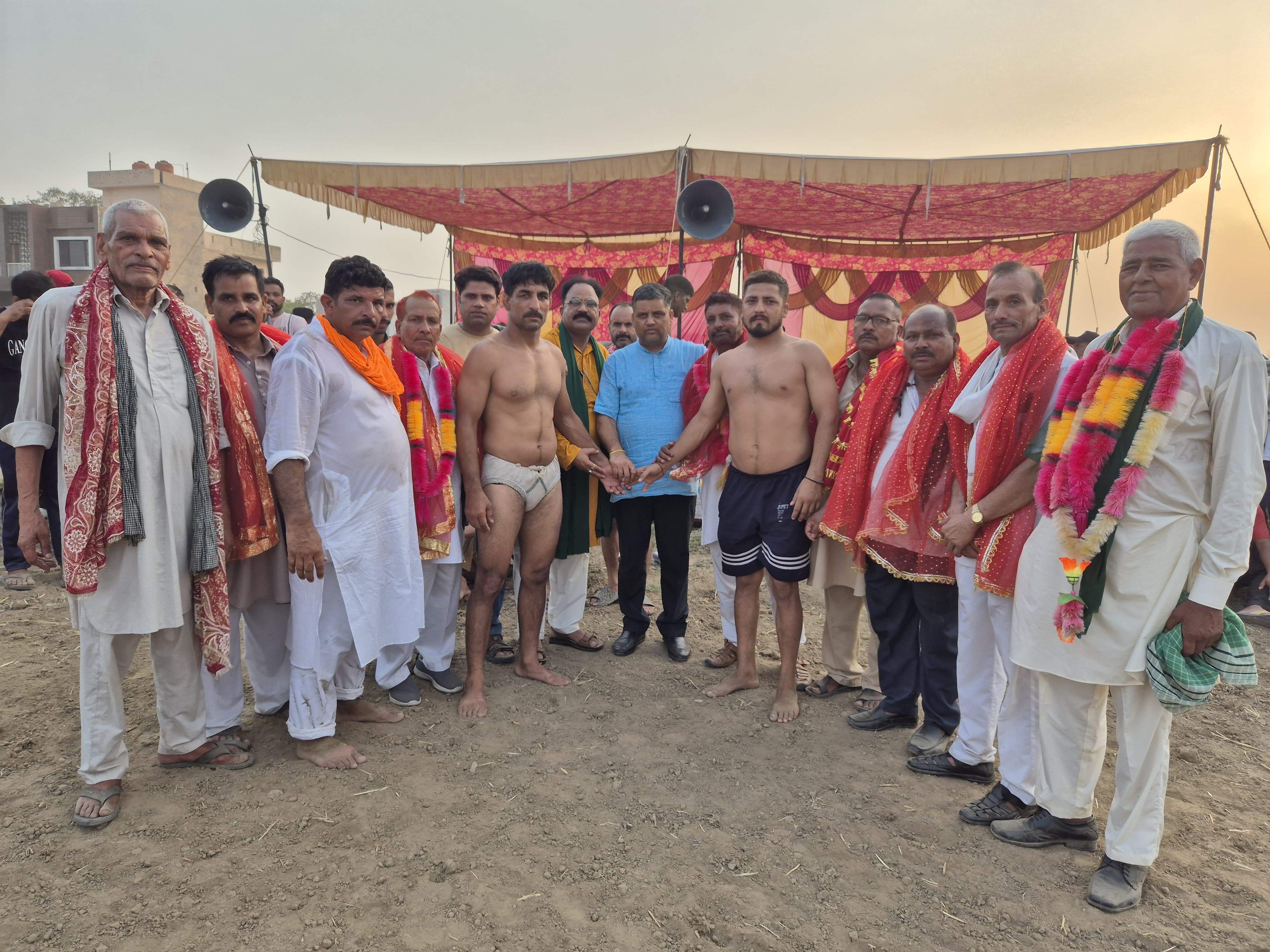 दंगल की चमक बरकरार, पसंदीदा खेल बना हुआ है: विधायक मढ़ दंगल की चमक बरकरार, पसंदीदा खेल बना हुआ है: विधायक मढ़