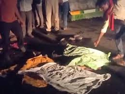 पिकअप की टक्कर से बाइक सवार दो भाइयों की मौत पिकअप की टक्कर से बाइक सवार दो भाइयों की मौत