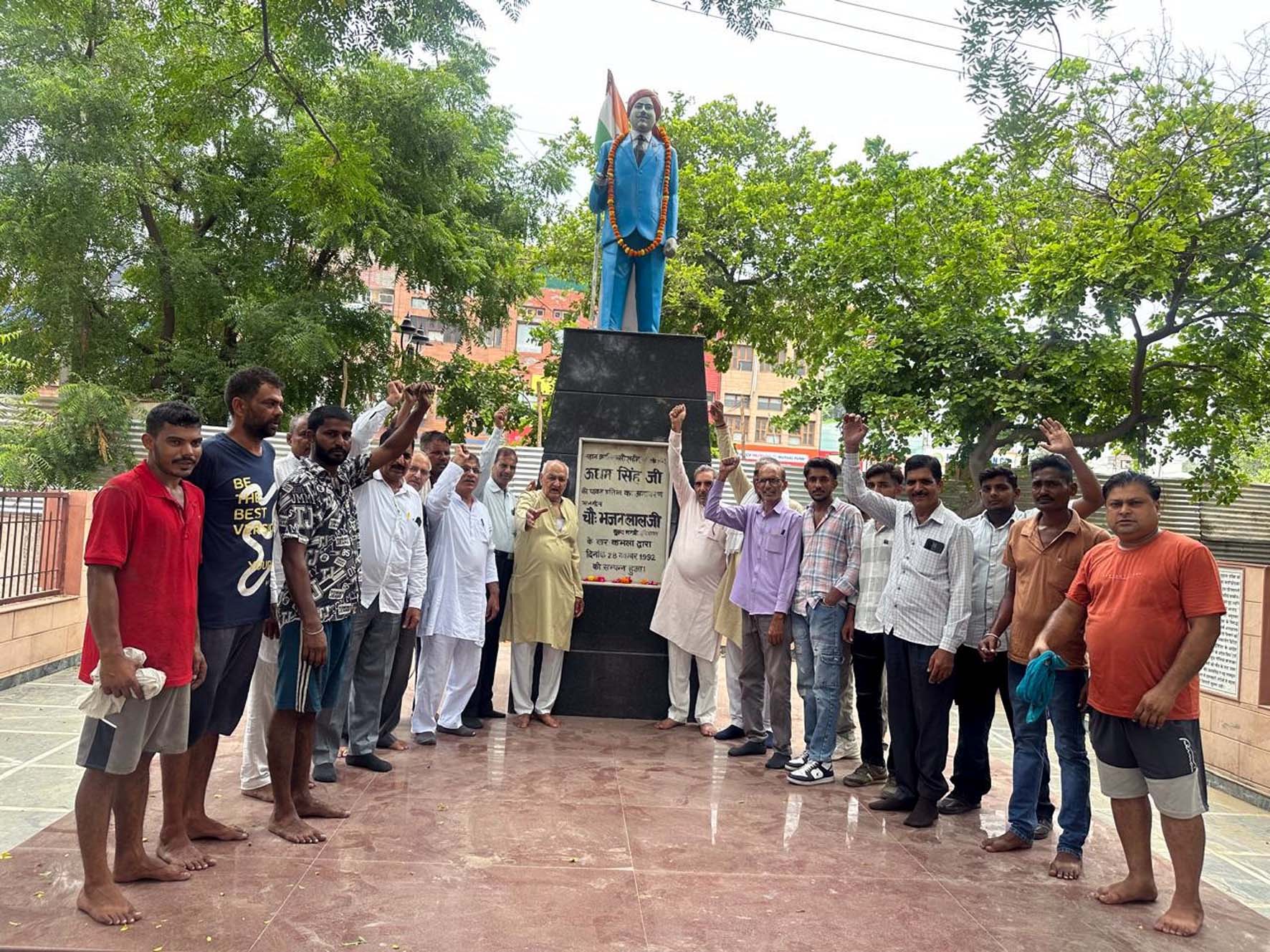 बैठक में उपस्थित कम्बोज सभा व अन्य संगठनों के पदाधिकारी। बैठक में उपस्थित कम्बोज सभा व अन्य संगठनों के पदाधिकारी।