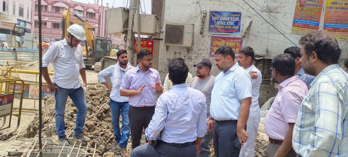 टूटे नाले के पास नगर आयुक्त टूटे नाले के पास नगर आयुक्त