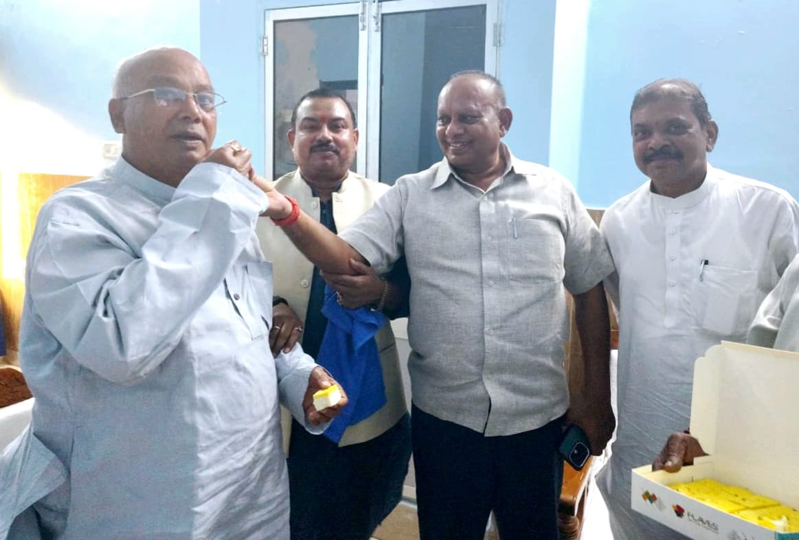 राजद के प्रदेश अध्यक्ष को बधाई देते राणा सहित अन्य राजद के प्रदेश अध्यक्ष को बधाई देते राणा सहित अन्य