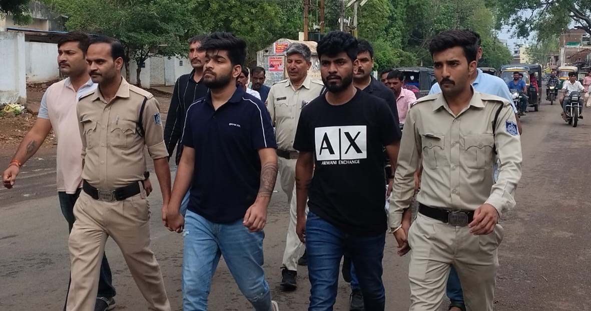 दो हथियार दो हथियार