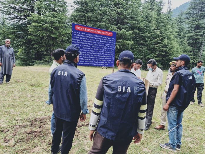 एसआईए ने कुपवाड़ा में पाकिस्तान स्थित आतंकवादी की अचल संपत्ति की कुर्क एसआईए ने कुपवाड़ा में पाकिस्तान स्थित आतंकवादी की अचल संपत्ति की कुर्क
