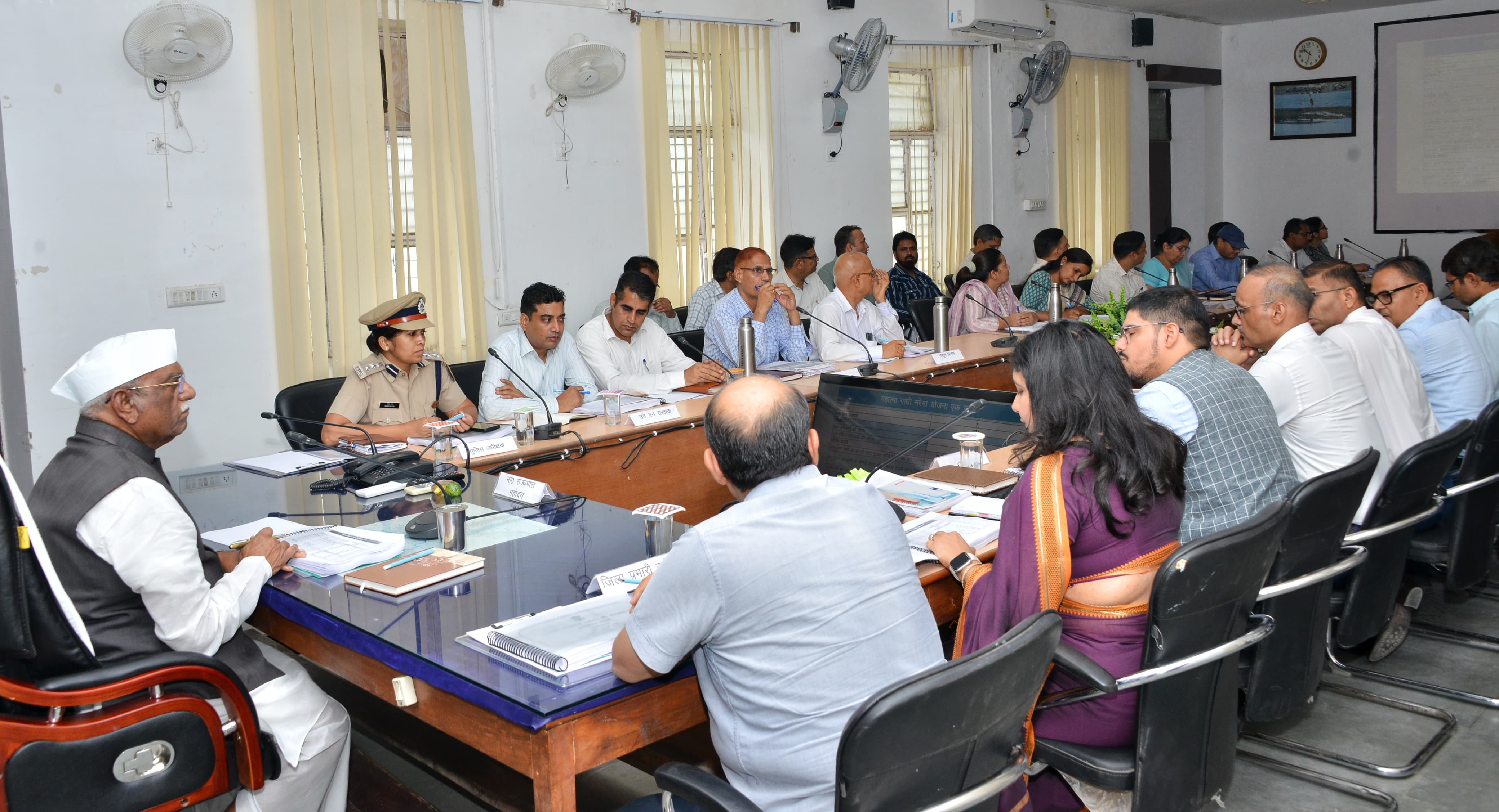 पात्र व्यक्ति को मिले जन कल्याणकारी योजनाओं का समुचित लाभ:राज्यपाल पात्र व्यक्ति को मिले जन कल्याणकारी योजनाओं का समुचित लाभ:राज्यपाल