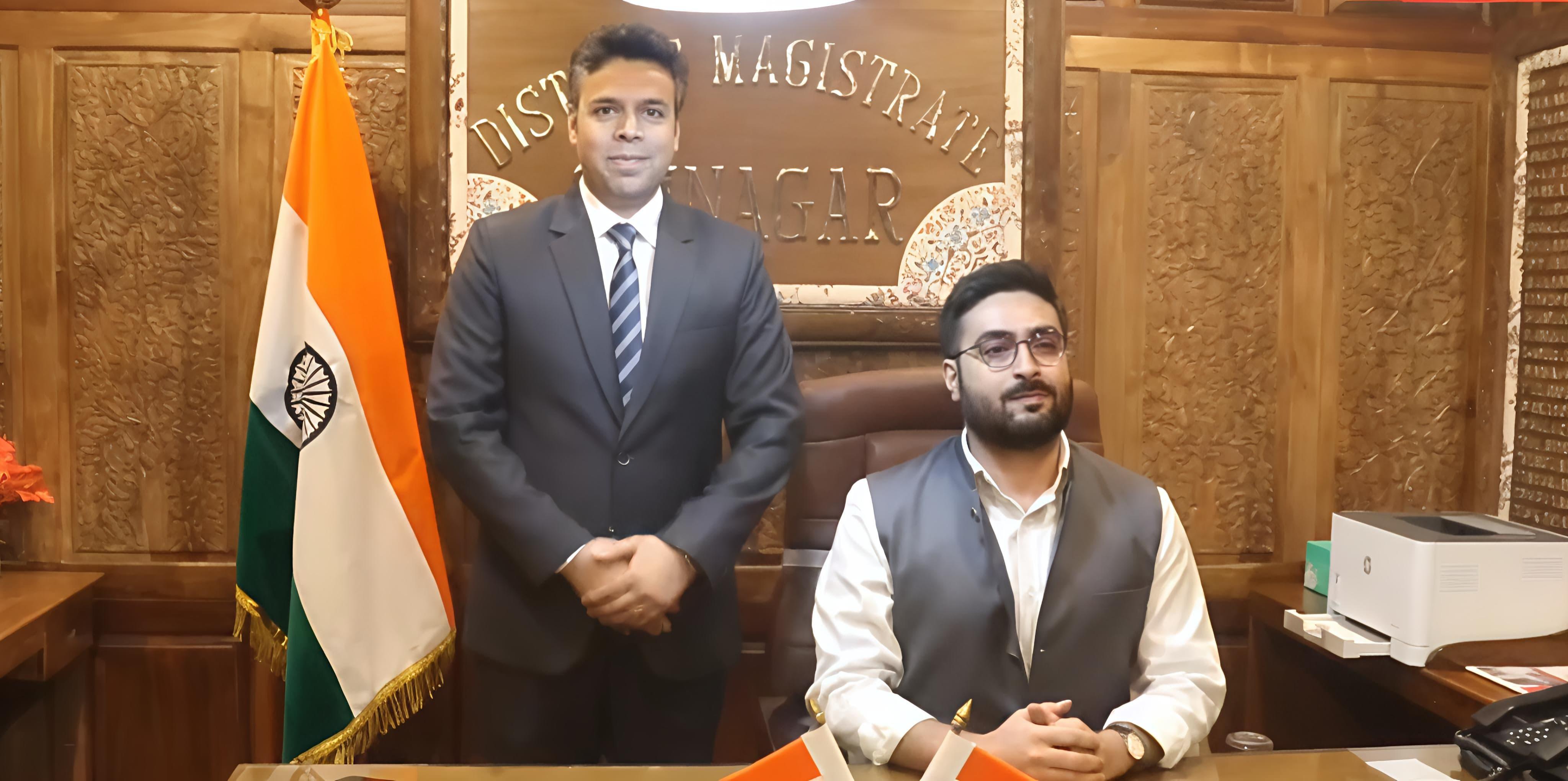 अक्षय लाबरू ने श्रीनगर के नए डीसी का पदभार संभाला अक्षय लाबरू ने श्रीनगर के नए डीसी का पदभार संभाला