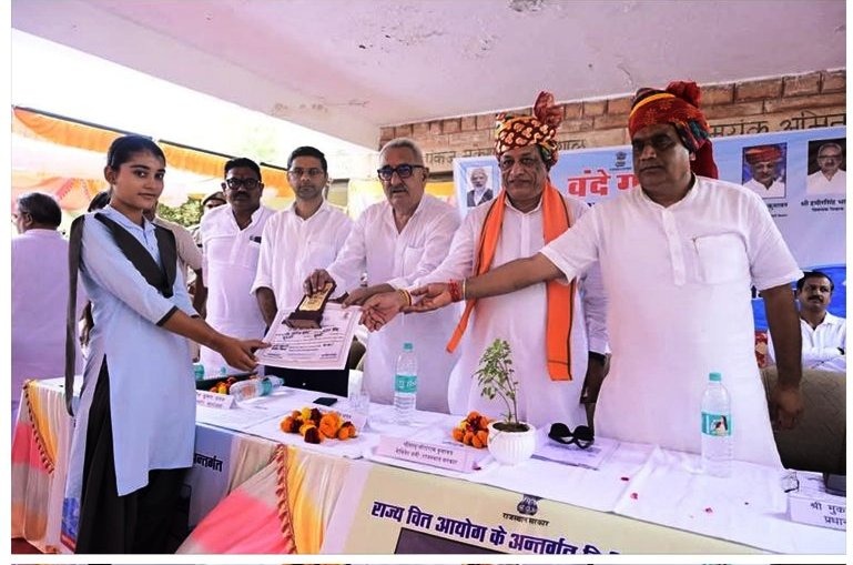 प्रभारी मंत्री जोराराम कुमावत ने किया कार्यों का लोकार्पण प्रभारी मंत्री जोराराम कुमावत ने किया कार्यों का लोकार्पण