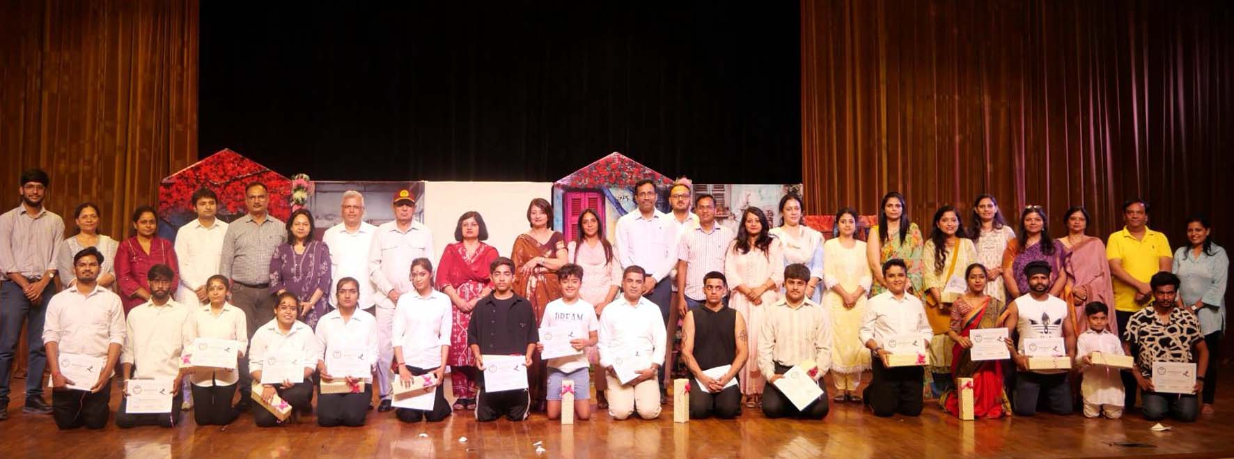 कार्यक्रम में उपस्थित प्रतिभागी एवं मेडिकल कॉलेज के अधिकारी। कार्यक्रम में उपस्थित प्रतिभागी एवं मेडिकल कॉलेज के अधिकारी।