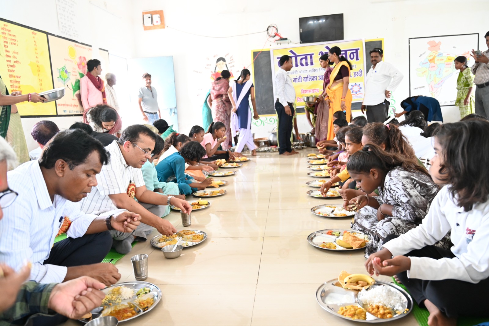 जांजगीर जिले के सभी स्कूलों मे उत्साह और उल्लास के साथ मनाया गया प्रवेश उत्सव जांजगीर जिले के सभी स्कूलों मे उत्साह और उल्लास के साथ मनाया गया प्रवेश उत्सव