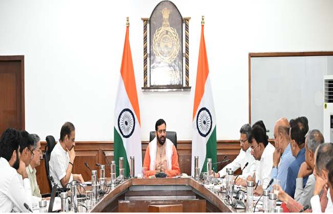 हरियाणाके मुख्यमंत्री नायब सैनी सौ करोड़ से अधिक की परियोजनाओं की बैठक लेते हुए हरियाणाके मुख्यमंत्री नायब सैनी सौ करोड़ से अधिक की परियोजनाओं की बैठक लेते हुए