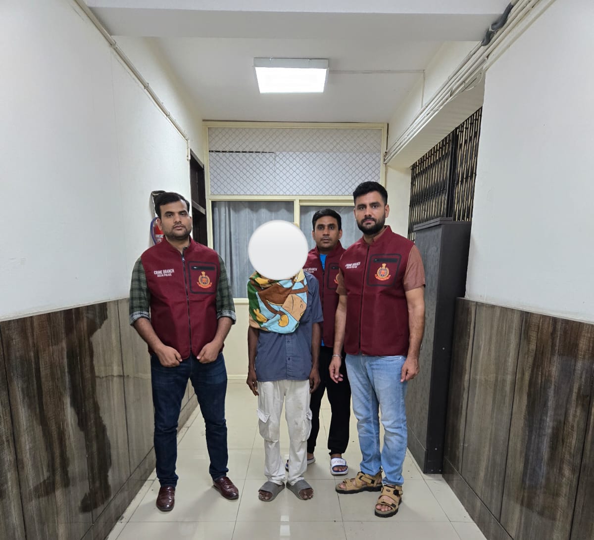 नौ वर्षो से फरार आरोपित गिरफ्तार की फोटी नौ वर्षो से फरार आरोपित गिरफ्तार की फोटी
