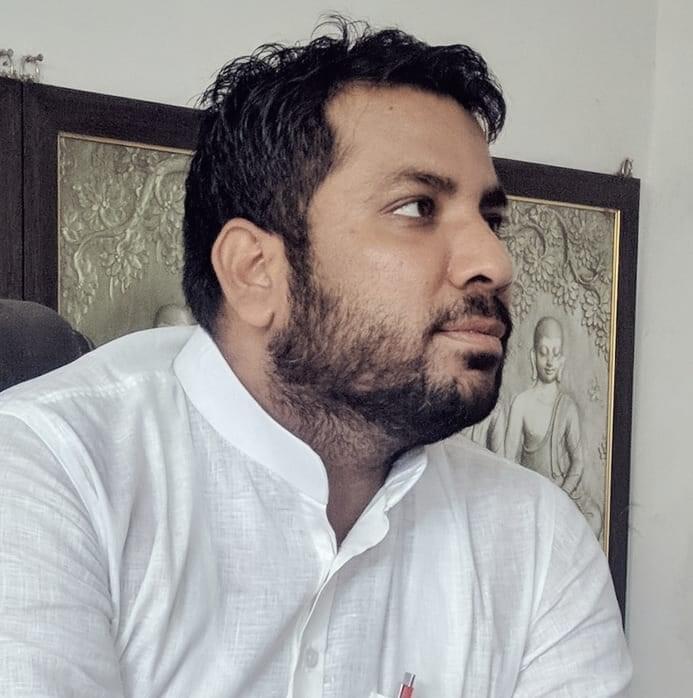 चौरी चौरा में लगातार बिछाया जा रहा है सड़कों का जाल: ई.सरवन निषाद* चौरी चौरा में लगातार बिछाया जा रहा है सड़कों का जाल: ई.सरवन निषाद*