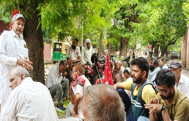 सोनीपत: सीपीआई (एम), जिला कमेटी, सोनीपत के सचिव आनंद शर्मा संबोधित करते हुए सोनीपत: सीपीआई (एम), जिला कमेटी, सोनीपत के सचिव आनंद शर्मा संबोधित करते हुए