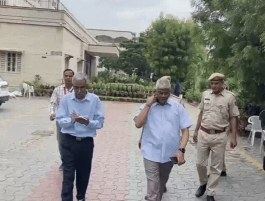 आरएएस (मुख्य) परीक्षा, 2024ः अजमेर और जयपुर के कुल 77 केंद्रों पर परीक्षा शुरू आरएएस (मुख्य) परीक्षा, 2024ः अजमेर और जयपुर के कुल 77 केंद्रों पर परीक्षा शुरू