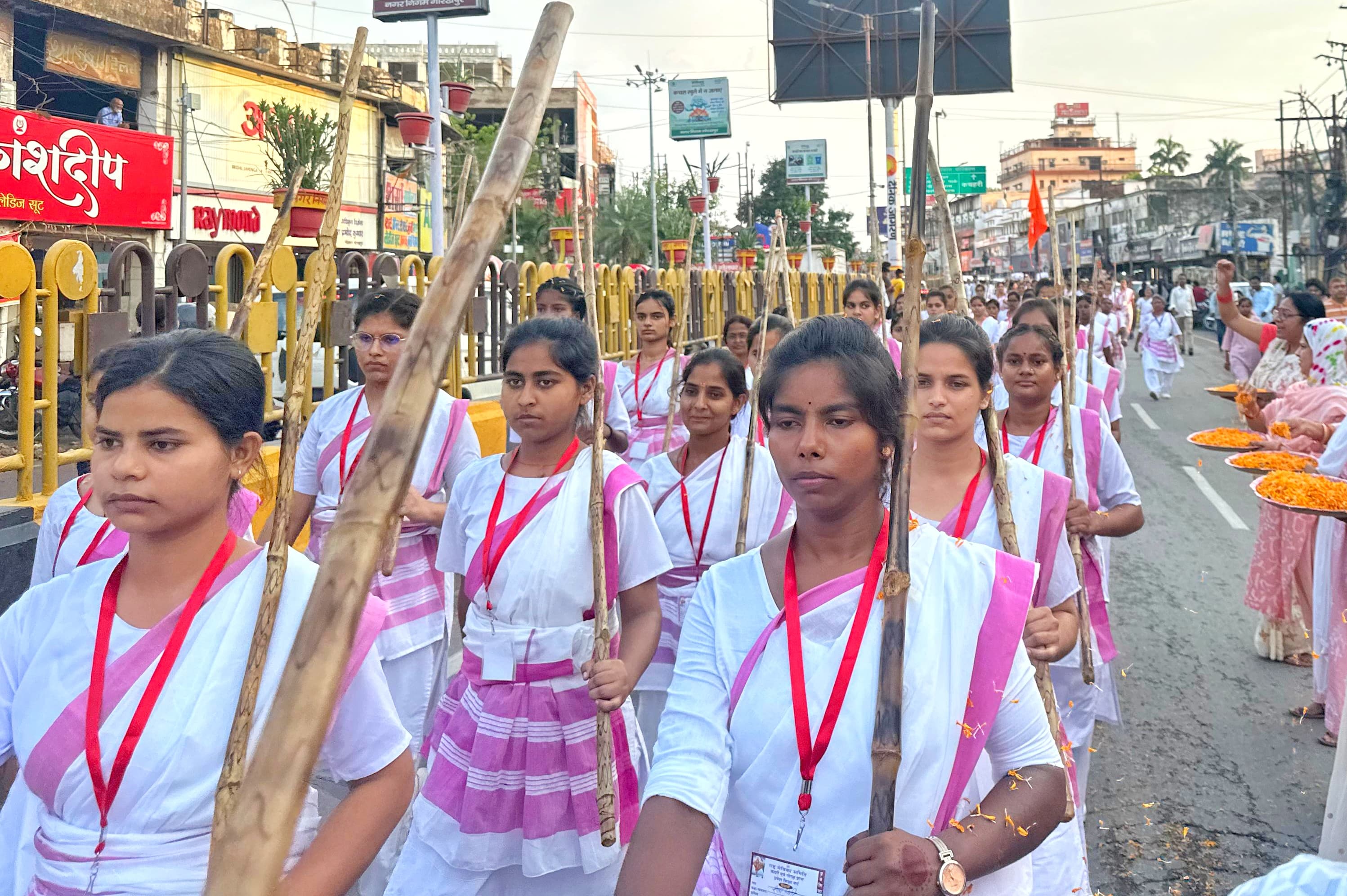 राष्ट्र सेविका समिति की सेविकाओं ने शहर में