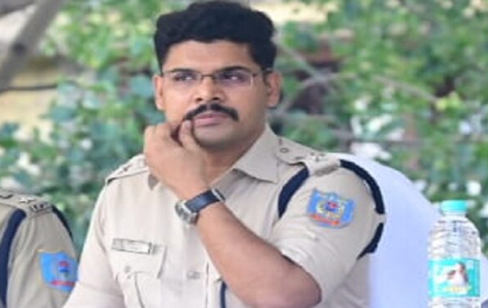 एस एस पी पियूष पांडे फाइल फोटो एस एस पी पियूष पांडे फाइल फोटो