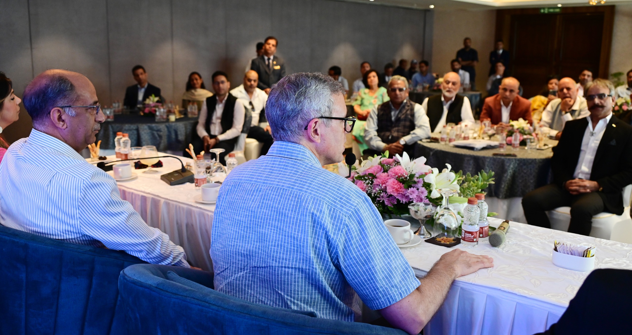 मुख्यमंत्री उमर ने इंडियन एसोसिएशन ऑफ टूर ऑपरेटर्स के एक प्रतिनिधिमंडल के साथ एक संवाद सत्र किया आयोजित मुख्यमंत्री उमर ने इंडियन एसोसिएशन ऑफ टूर ऑपरेटर्स के एक प्रतिनिधिमंडल के साथ एक संवाद सत्र किया आयोजित