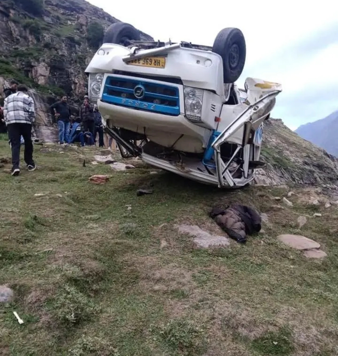 सड़क हादसे में सड़क हादसे में