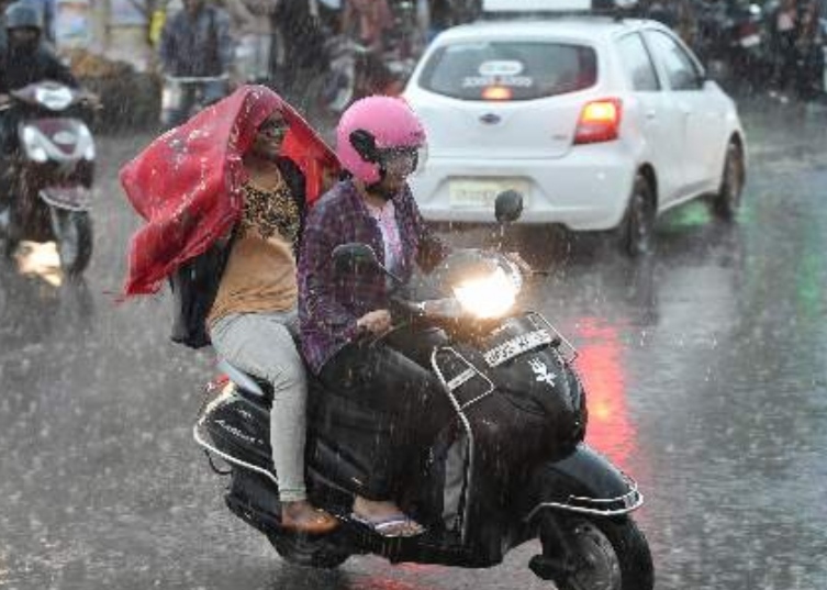 फाइल फोटो बारिश फाइल फोटो बारिश