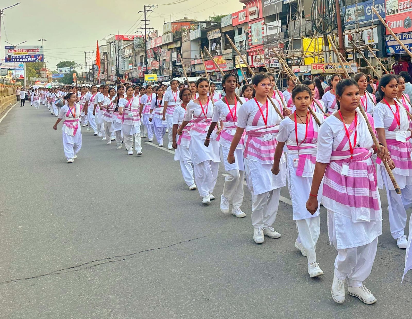 राष्ट्र सेविका समिति की सेविकाओं ने शहर में