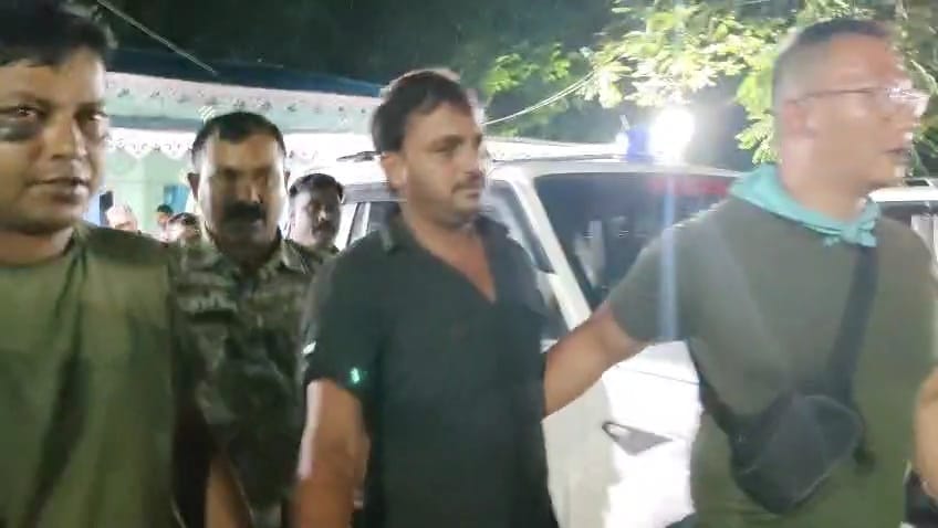 मयनागुड़ी एटीएम लूट मामले में चौथा बदमाश गिरफ्तार मयनागुड़ी एटीएम लूट मामले में चौथा बदमाश गिरफ्तार