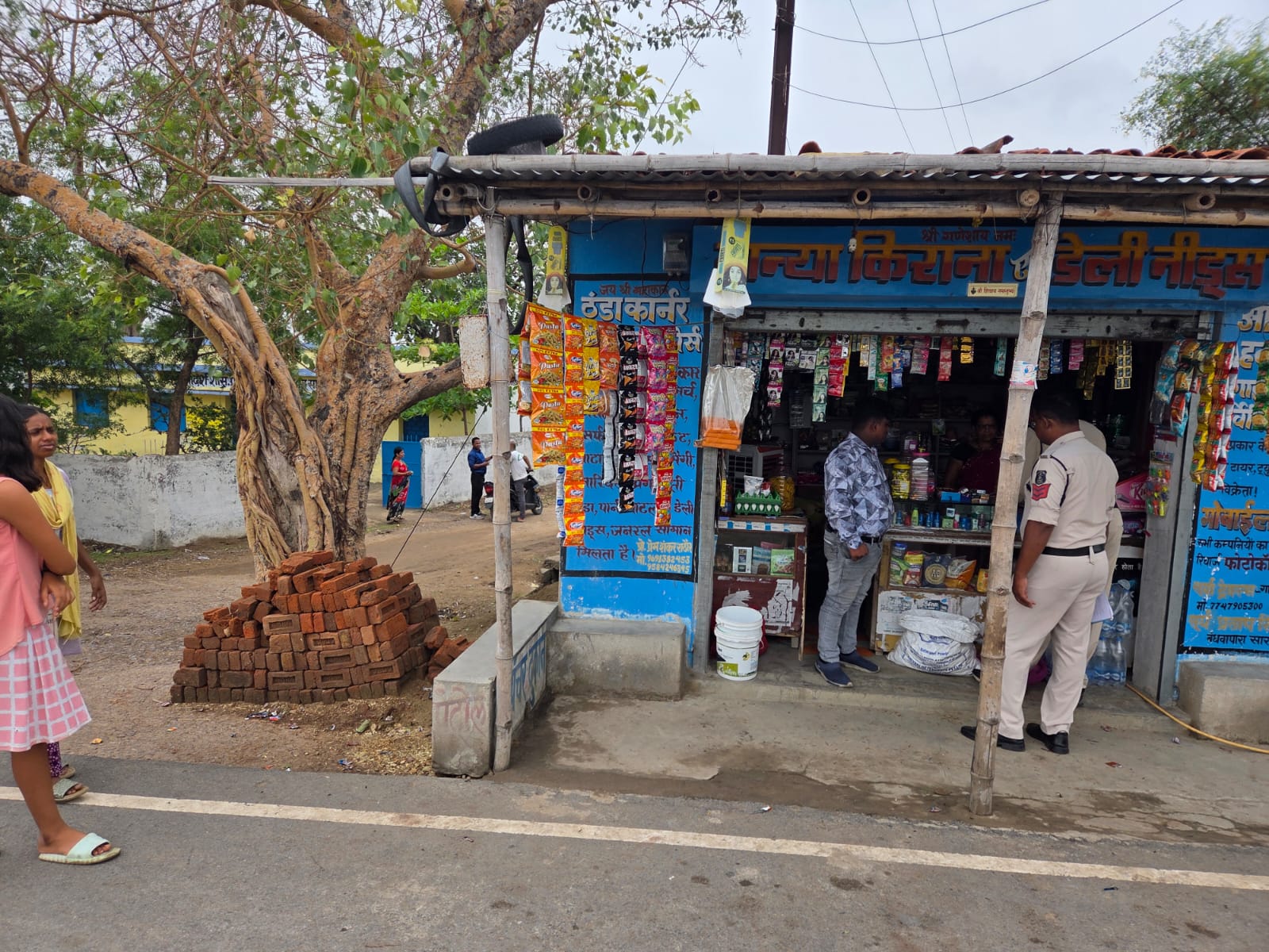 जांजगीर पुलिस की नशामुक्ति मुहिम स्कूलों के आसपास बिक रही बीड़ी, सिगरेट और गुटखा पर कसा शिकंजा, 78 प्रकरण दर्ज जांजगीर पुलिस की नशामुक्ति मुहिम स्कूलों के आसपास बिक रही बीड़ी, सिगरेट और गुटखा पर कसा शिकंजा, 78 प्रकरण दर्ज