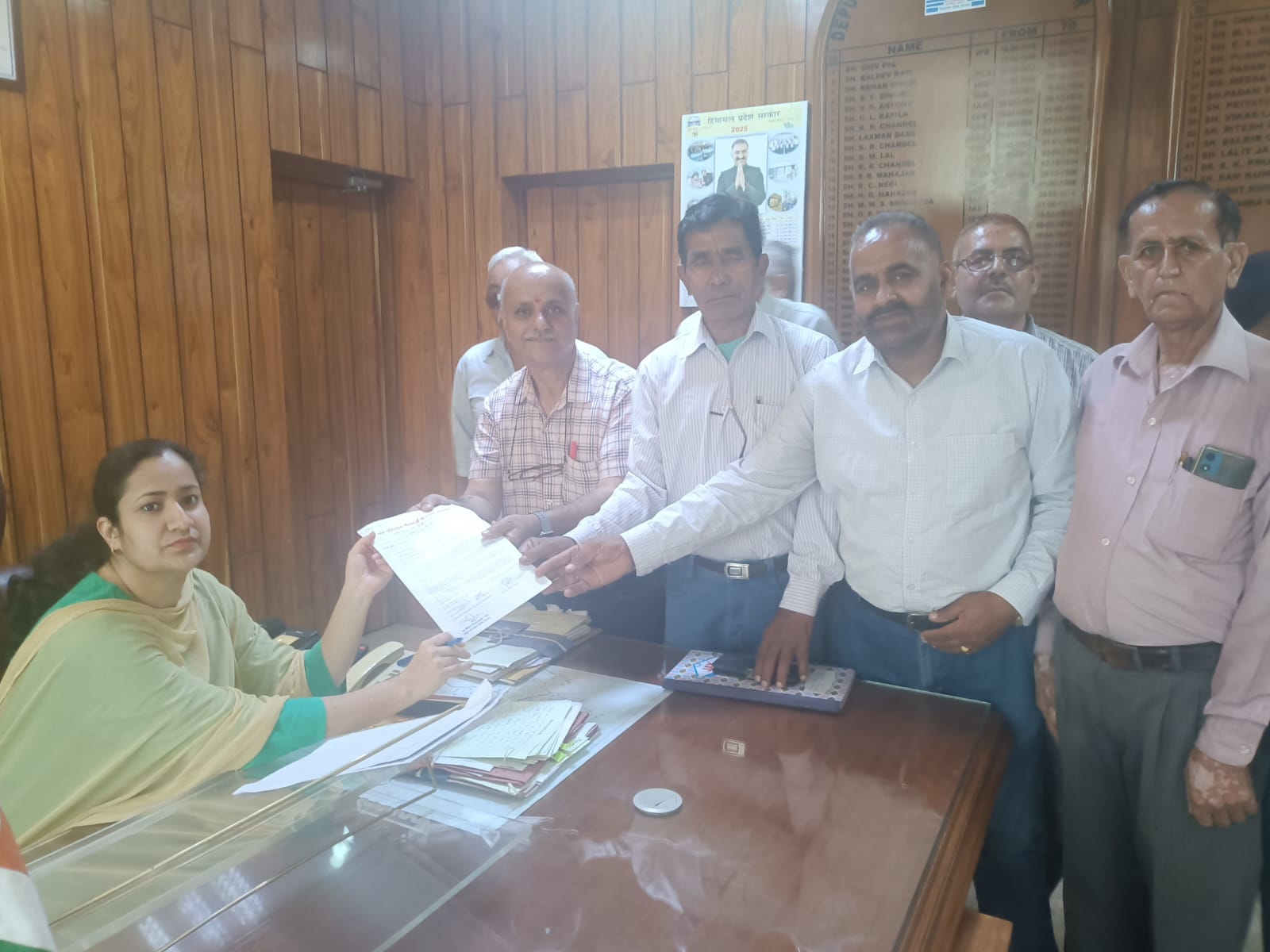 पथ परिवहन पेंशनर कल्याण संघ सिरमौर ने अपनी मांगों का राज्य पाल को प्रेषित किया ज्ञापन पथ परिवहन पेंशनर कल्याण संघ सिरमौर ने अपनी मांगों का राज्य पाल को प्रेषित किया ज्ञापन
