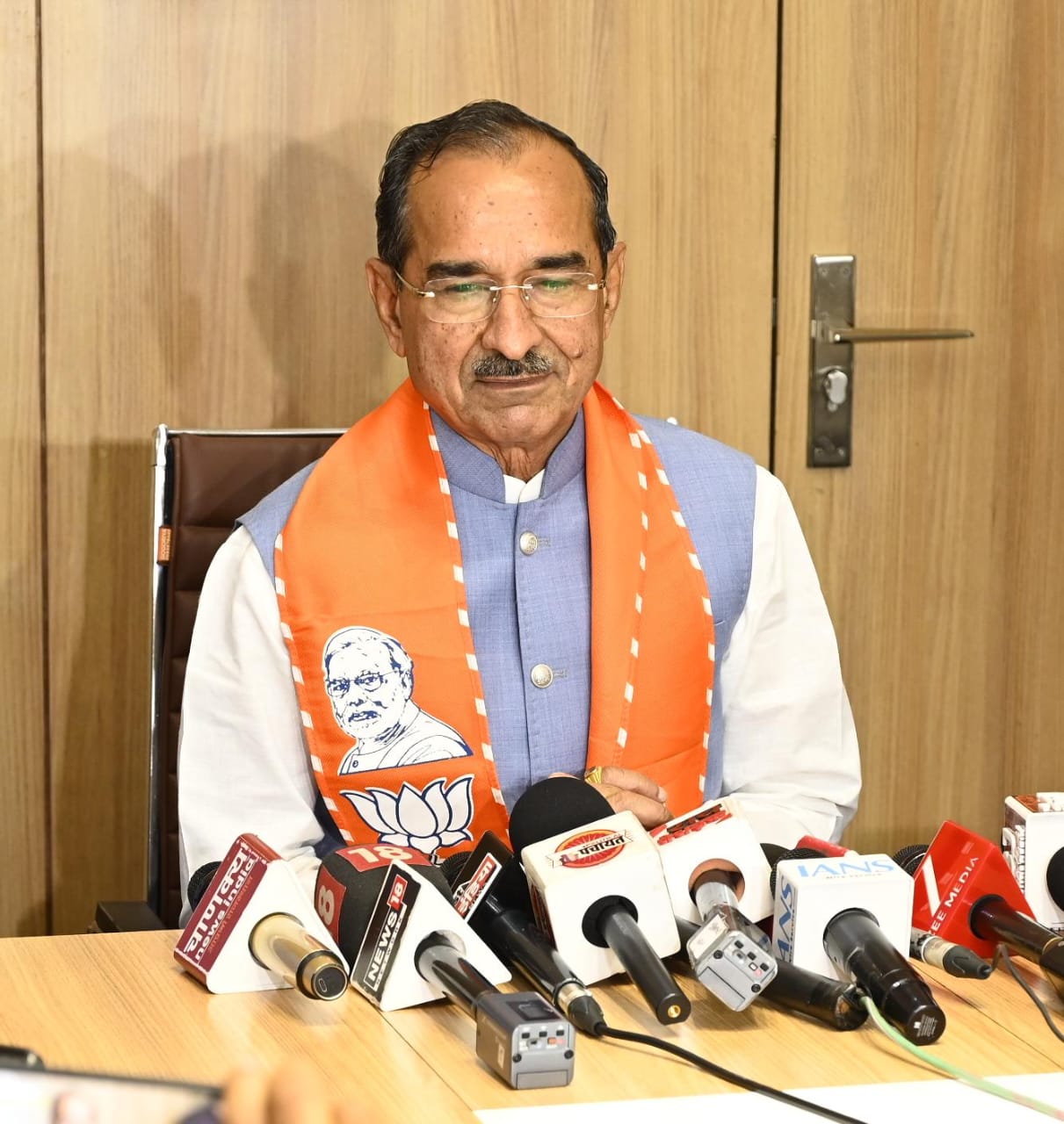 कांग्रेसी नेता पार्टी की आंतरिक कलह को छिपाने के लिए कर रहे है अनर्गल बयानबाजी: मदन राठौड़ कांग्रेसी नेता पार्टी की आंतरिक कलह को छिपाने के लिए कर रहे है अनर्गल बयानबाजी: मदन राठौड़