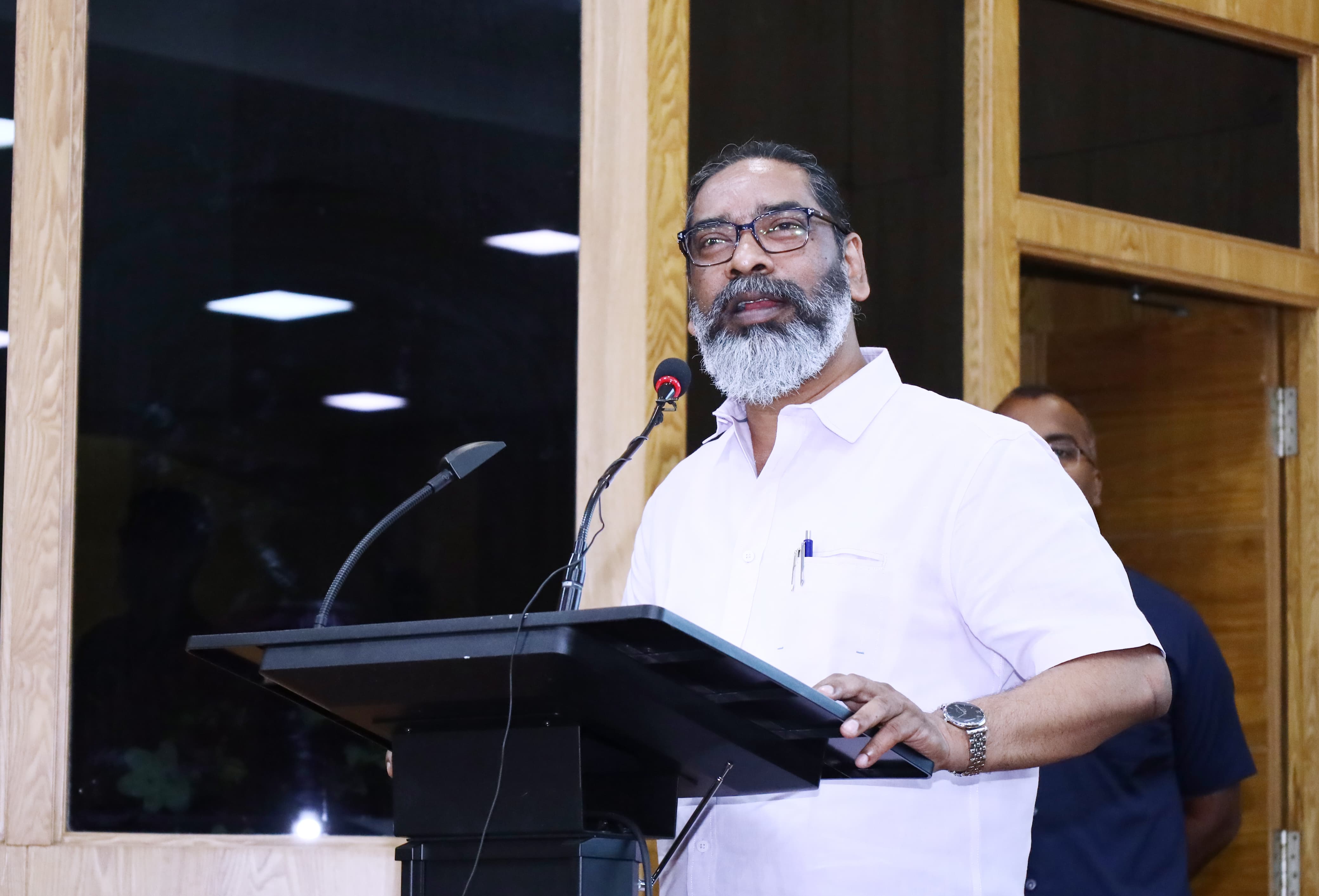 मुख्यमंत्री कार्यक्रम को संबोधित करते मुख्यमंत्री कार्यक्रम को संबोधित करते