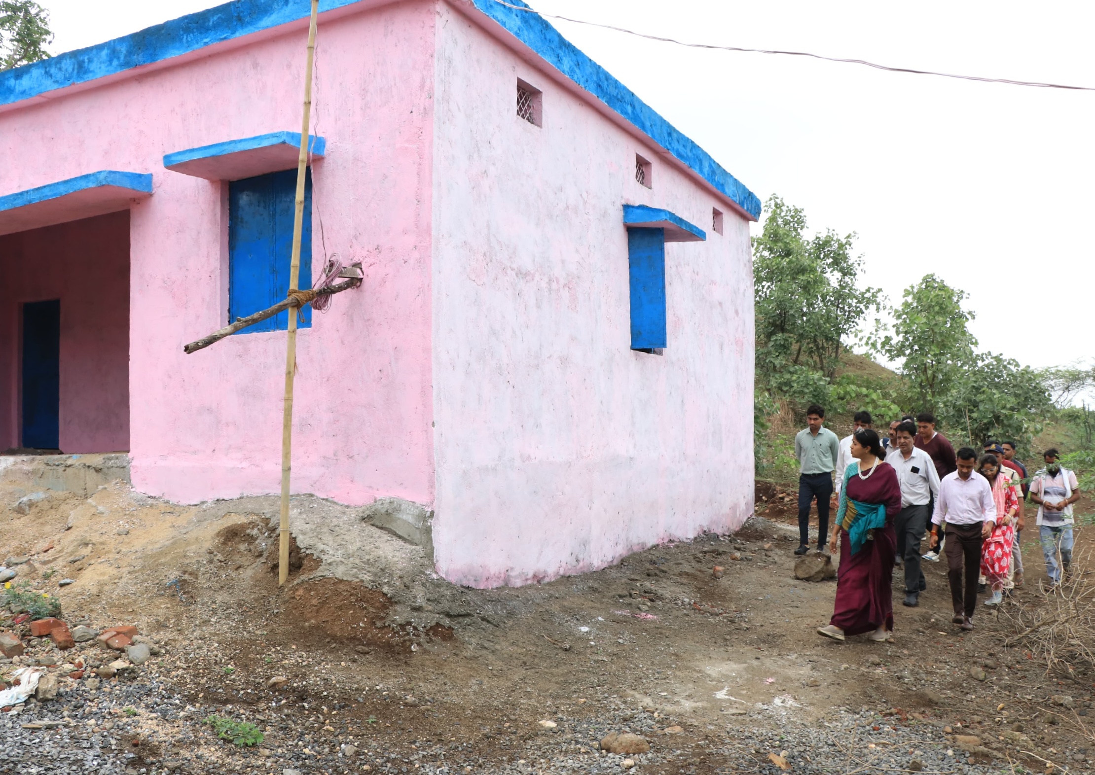 कलेक्टर द्वारा निरीक्षण कलेक्टर द्वारा निरीक्षण