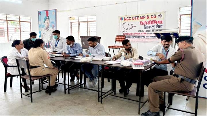 भोपालः सीएमएचओ कार्यालय ने एनसीसी कैडेट्स के लिए आयोजित किया सिकल सेल परीक्षण शिविर भोपालः सीएमएचओ कार्यालय ने एनसीसी कैडेट्स के लिए आयोजित किया सिकल सेल परीक्षण शिविर