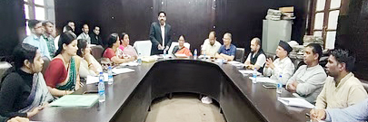 नैनीताल नगर पालिका बोर्ड की बैठक में उपस्थित सदस्य एवं अधिकारी। नैनीताल नगर पालिका बोर्ड की बैठक में उपस्थित सदस्य एवं अधिकारी।