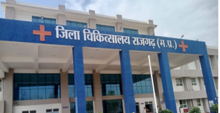 ठेकेदार के दो कर्मचारी घायल, हालत गंभीर