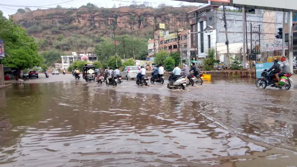 बारिश के छायाचित्र। बारिश के छायाचित्र।