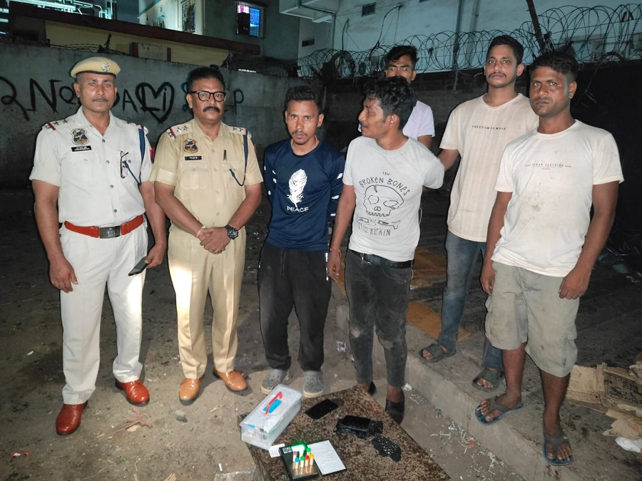 हीरोइन समेत एक गिरफ्तार हीरोइन समेत एक गिरफ्तार