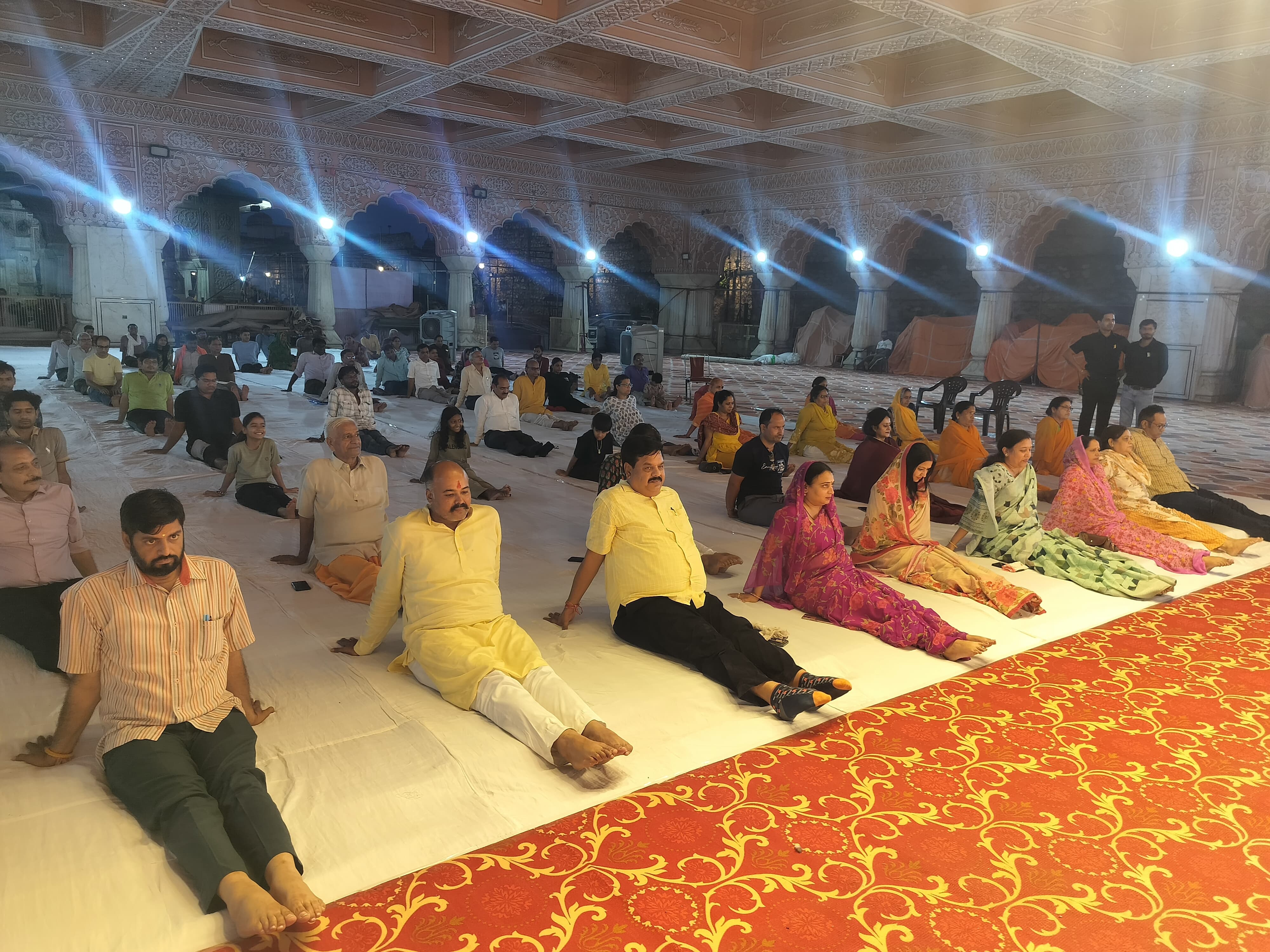 गोविंद देव जी मंदिर में गीतामय योग शिवर का आयोजन गोविंद देव जी मंदिर में गीतामय योग शिवर का आयोजन