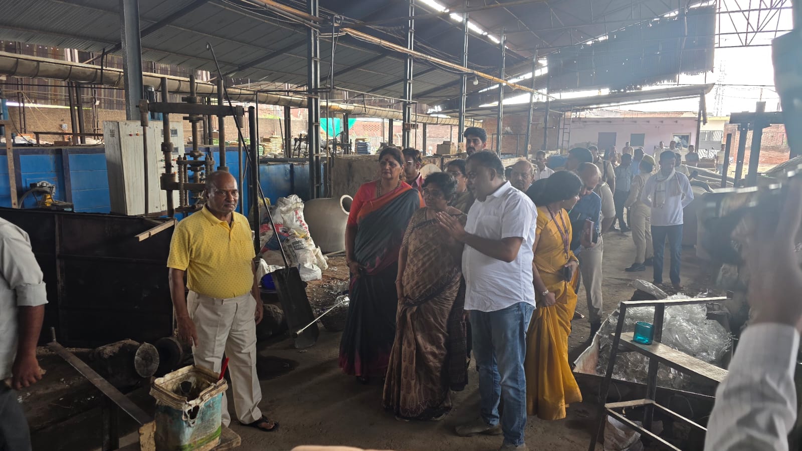 निरीक्षण करती महिला आयोग की अध्यक्षा निरीक्षण करती महिला आयोग की अध्यक्षा