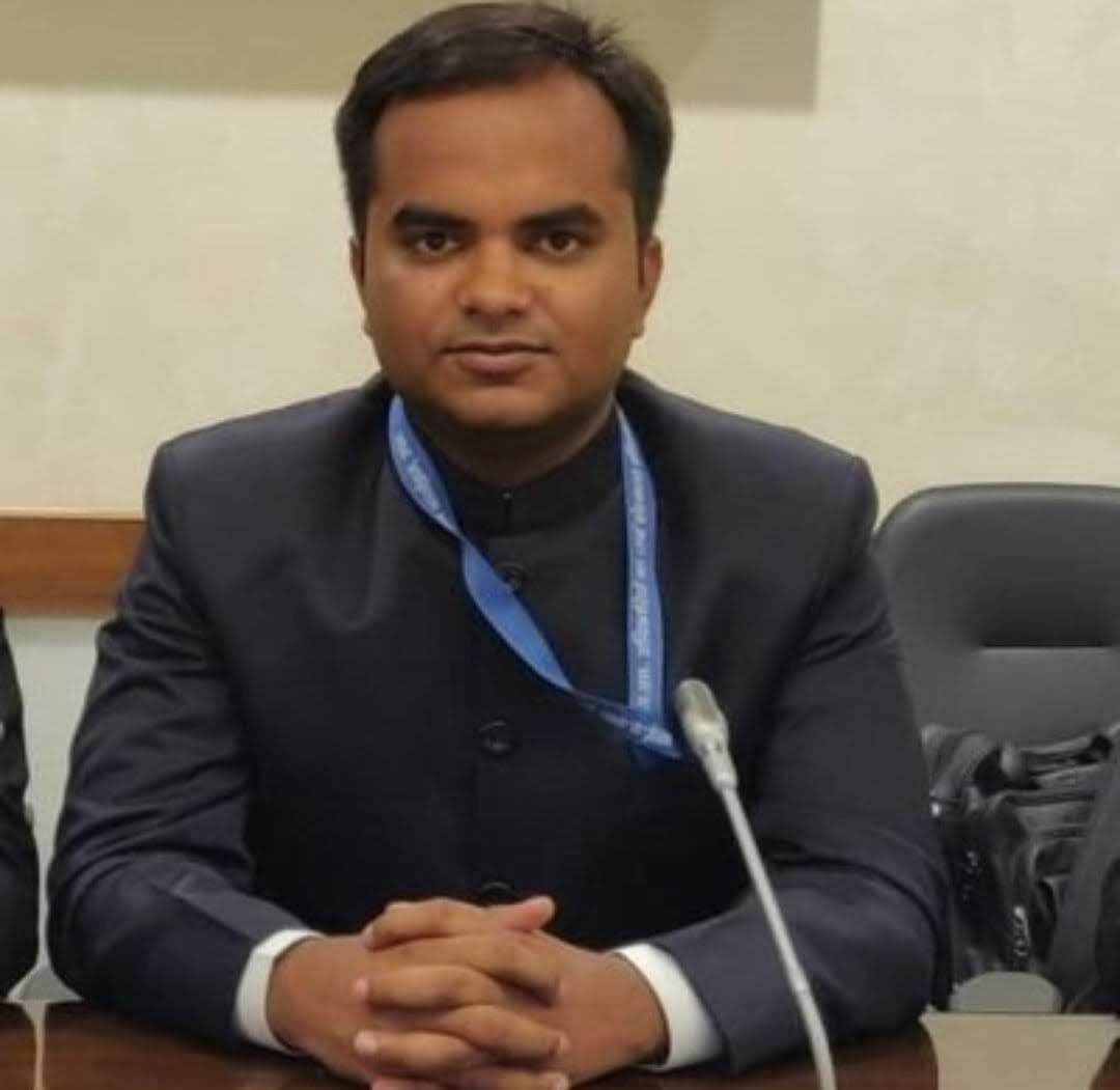 बिना प्राधिकरण की स्वीकृति के दीवारें उठाकर टिनशेड डालने व शटर लगाने का प्रयास मुरादाबाद विकास प्राधिकरण एमडीए उपाध्यक्ष अनुभव सिंह। बिना प्राधिकरण की स्वीकृति के दीवारें उठाकर टिनशेड डालने व शटर लगाने का प्रयास मुरादाबाद विकास प्राधिकरण एमडीए उपाध्यक्ष अनुभव सिंह।