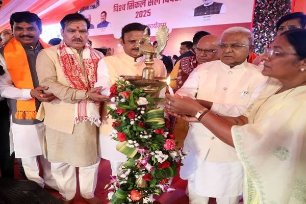 राज्यपाल श्री पटेल ने कहा कि सिकल सेल उन्मूलन के लिए जागरूकता सर्वाधिक आवश्यक राज्यपाल श्री पटेल ने कहा कि सिकल सेल उन्मूलन के लिए जागरूकता सर्वाधिक आवश्यक